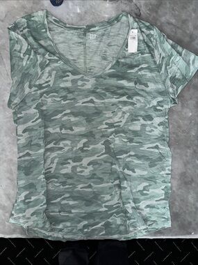 GAP Women's Light Green Camo V-Neck Tee